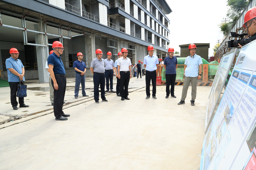 市人大調(diào)研集團智能建造推廣應用情況